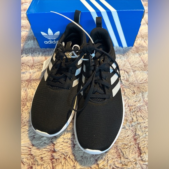 Adidas Lite Racer sneakers